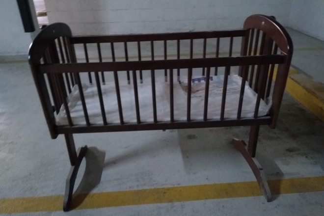 Giggles crib hot sale